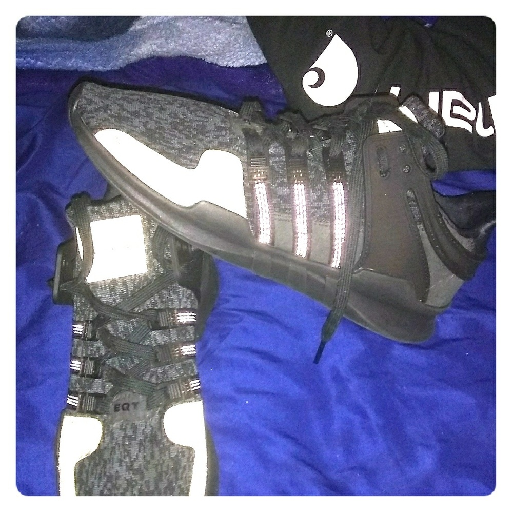 Mens size 10 Adidas